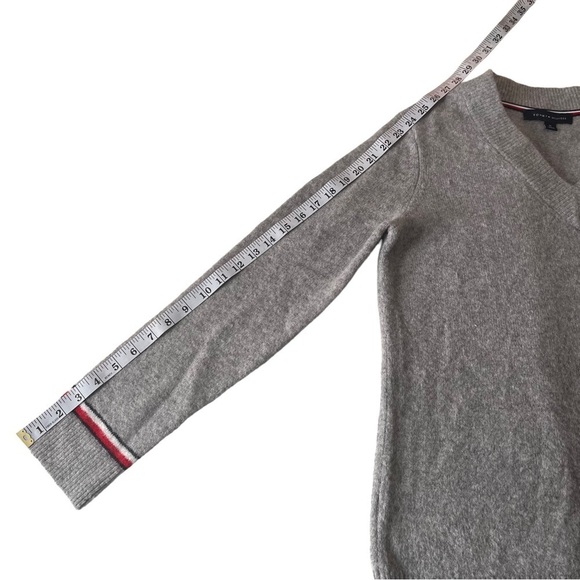 Tommy Hilfiger Light Grey Hilfiger Flag Knit Varsity V-Neck Sweater Women Med - Picture 9 of 10